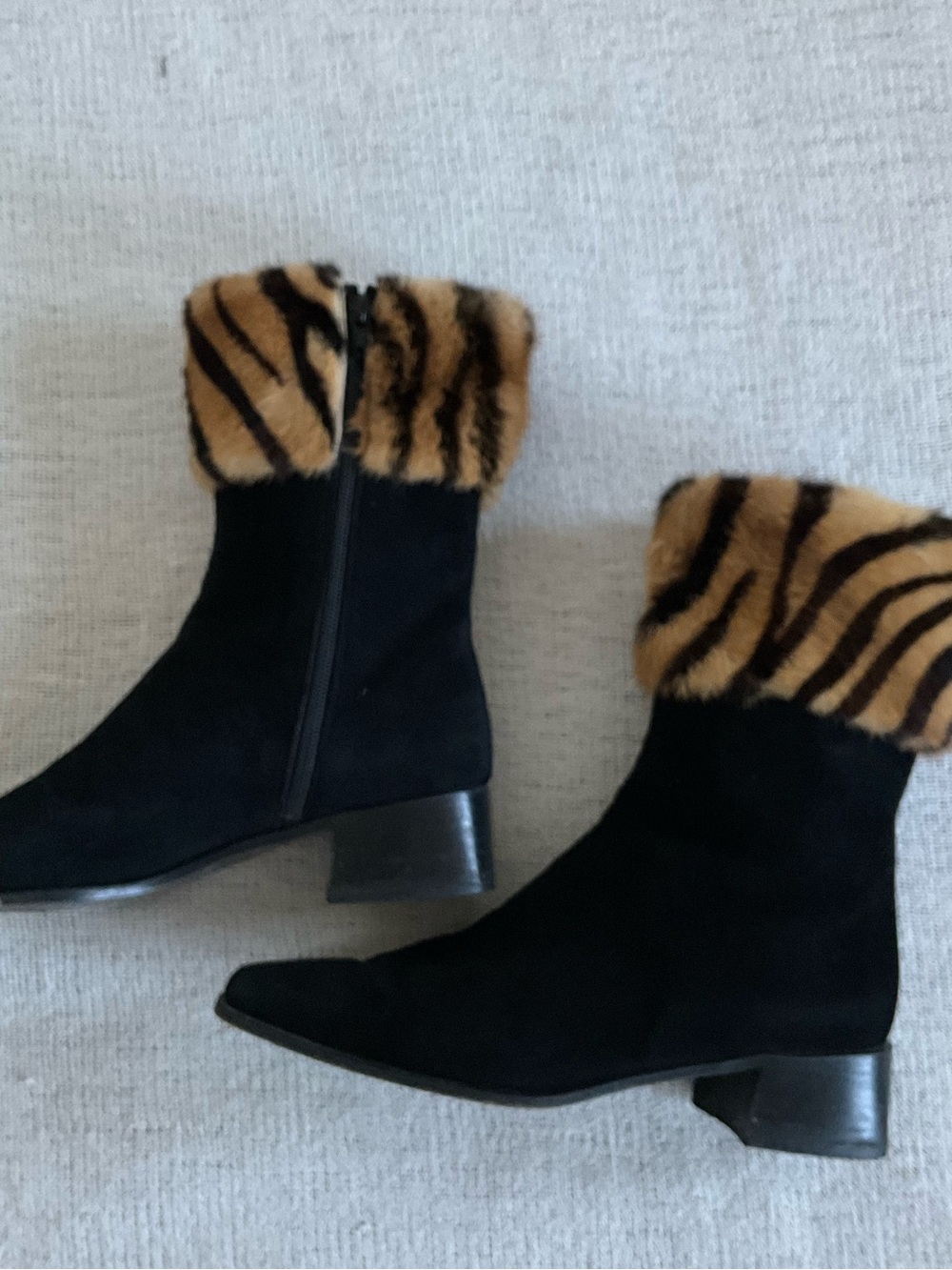 Vintage Stuart Weitzman Black Suede Tiger Print Cuff Boots 8.5 B - Picture 3 of 9